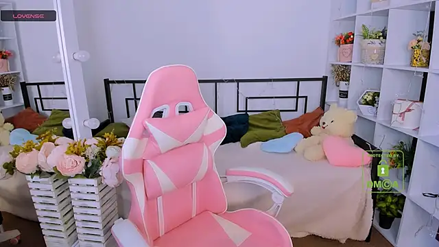 Elma_Lily লাইভ XXX চ্যাট