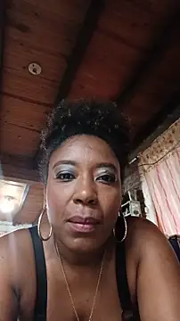 Chat +18 de ChanneldelaCroix ao vivo