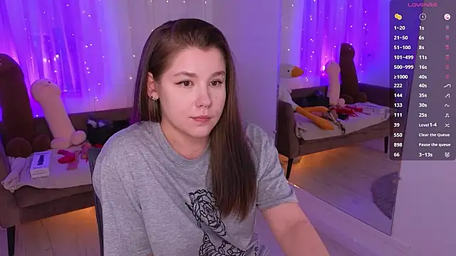 Chat +18 de Mira_Falls ao vivo