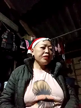 Agnes-baby élő XXX-chatje