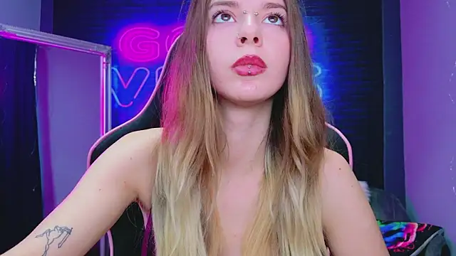 CoraVex's Live XXX Chat