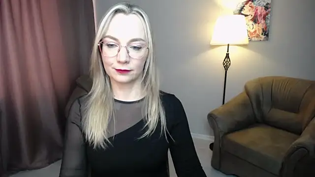 Ava_Elior Chat XXX in diretta