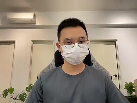 bigdomdomsss 即時 XXX 聊天