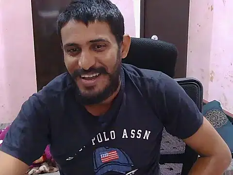 HotXKrish Adlı Modelin Canlı XXX Sohbeti