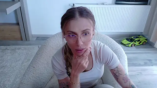 Deidi_sweet 现场XXX聊天