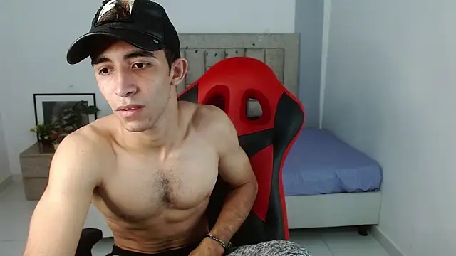 Caius_fox Chat XXX in diretta