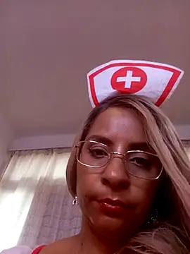 LaReineCleo Chat XXX in diretta