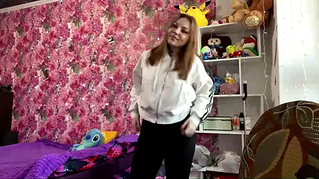 TraciBallena 现场XXX聊天