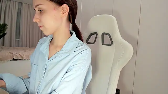 monnymoonstrip 现场XXX聊天