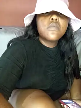 BigBootyBitch96 élő XXX-chatje