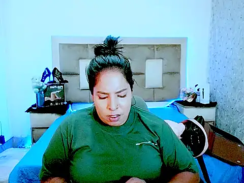 indiantopaz694u élő XXX-chatje