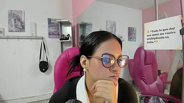 CAMILA--REY Chat XXX in diretta