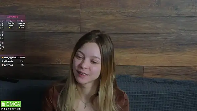 EmilieLong Chat XXX in diretta