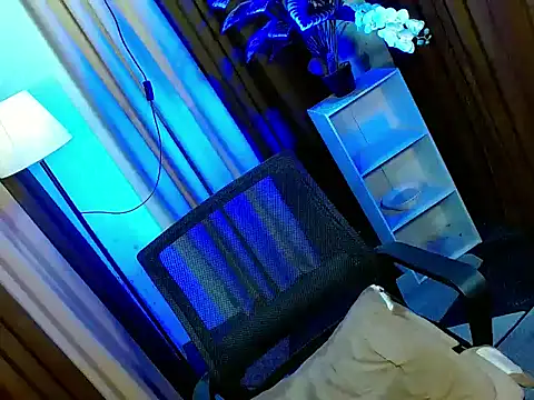 Olivia_the_Temptress27 Show in webcam