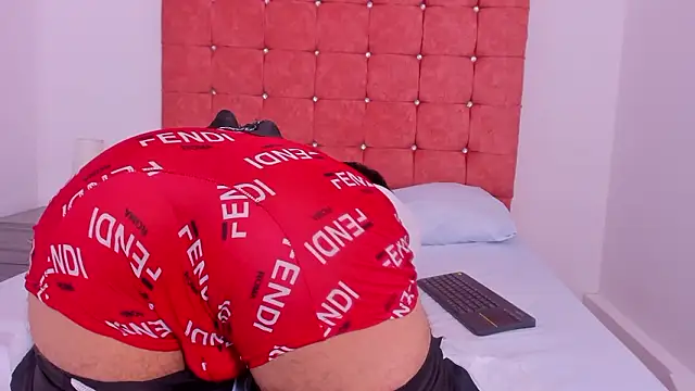 Dani_rivass Show in webcam