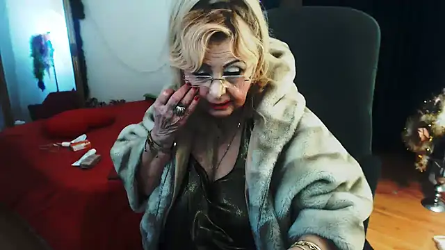 MatureExtasy élő XXX-chatje