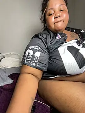 MissLola27 Adlı Modelin Canlı XXX Sohbeti