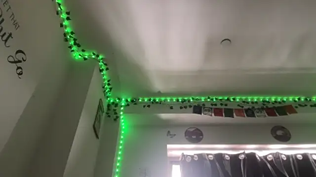 tinydaisy21のライブXXXチャット