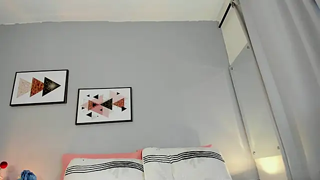 PauleteW10's Live XXX Chat