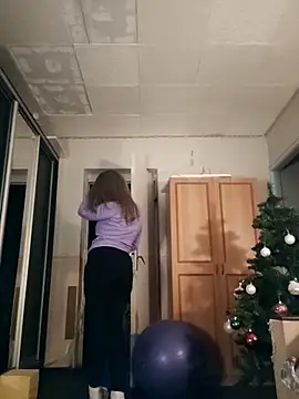 Evelina_cute Adlı Modelin Canlı XXX Sohbeti