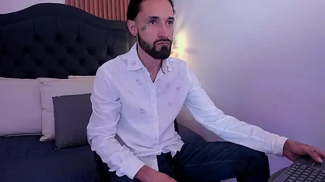 Hisoka_011 Live XXX Chat