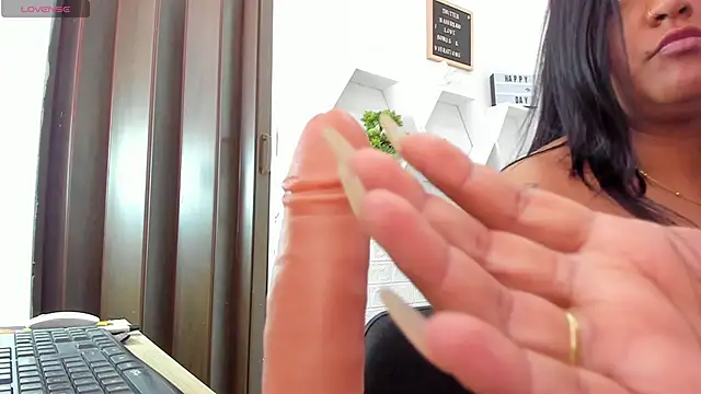 Chat +18 de LadyNahir ao vivo