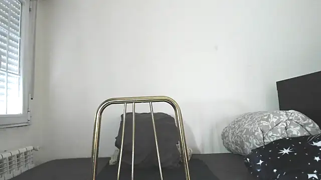 CristalDivine Adlı Modelin Canlı XXX Sohbeti