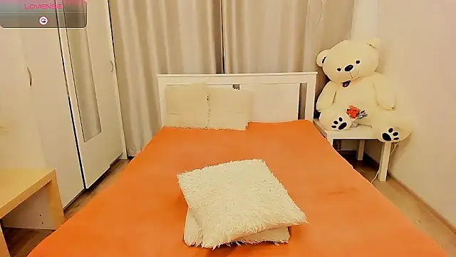 Nina_More: онлайн-секс-чат