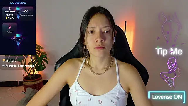 Sarasavage Chat XXX live