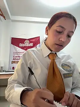 Emily-7_ élő XXX-chatje