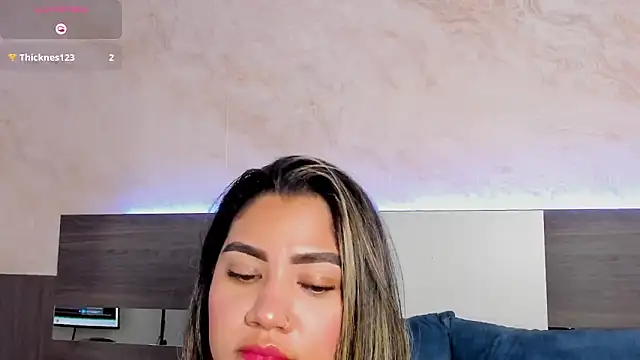 Chatroom XXX en direct de Sophie-Hills