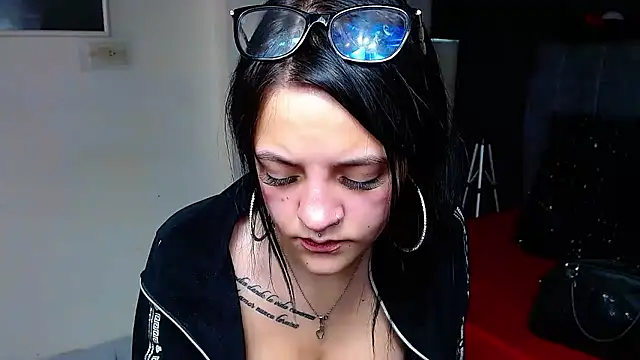 Chat XXX ao vivo de Violettasquirt