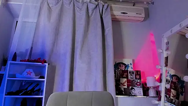 Онлайн чат XXX Sahara_Shields