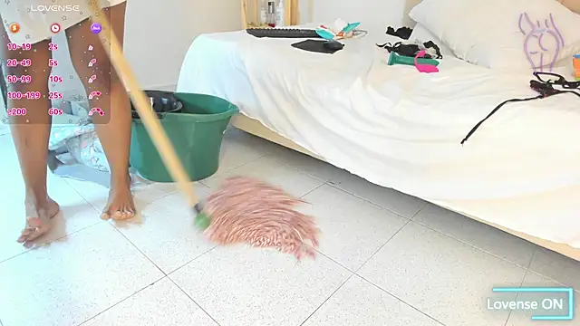 _Miaa_khalifa_: онлайн-секс-чат