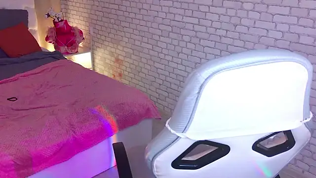 Онлайн чат XXX LunarDreamm