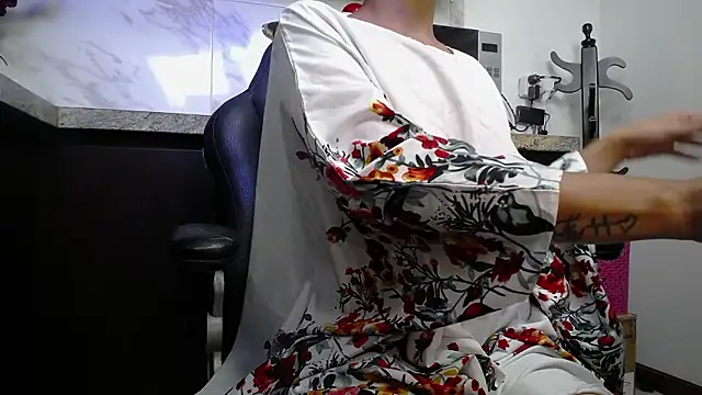 Chat +18 de kyra_jeet ao vivo