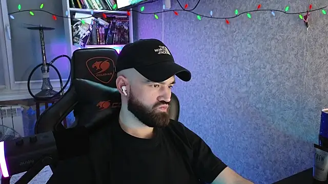 _Mostly_: διαδικτυακό σόου στην κάμερα