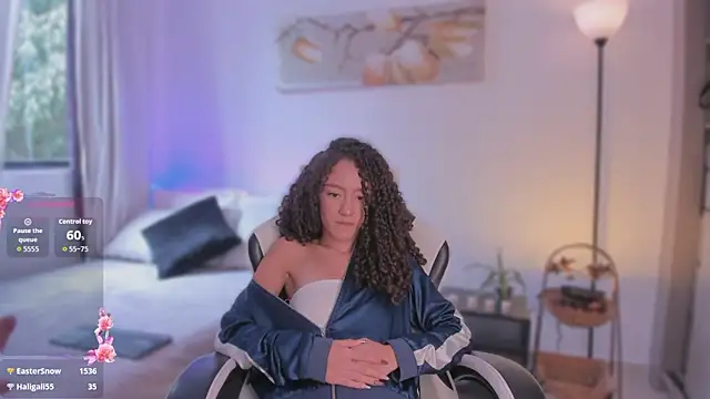 ChloeMoreti élő XXX-chatje