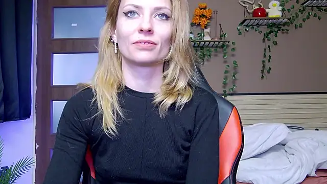 karo123421 Adlı Modelin Canlı XXX Sohbeti