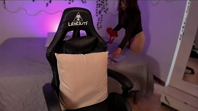 sara_doll77 现场XXX聊天