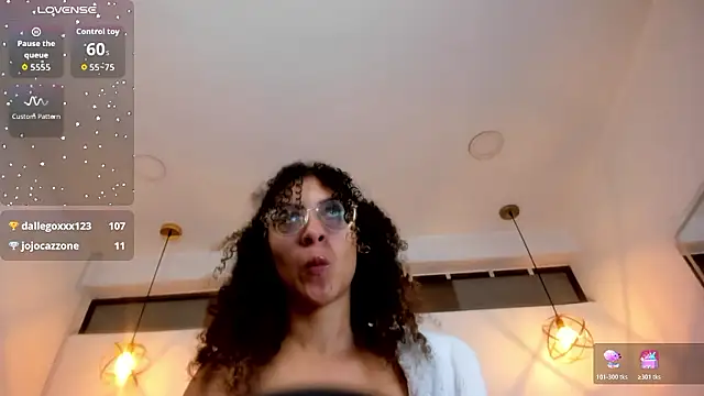 Hanna_Cornee_ Chat XXX in diretta