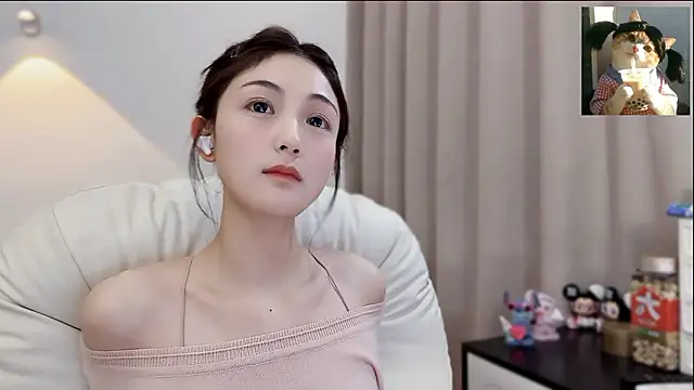 LH7 Adlı Modelin Canlı XXX Sohbeti