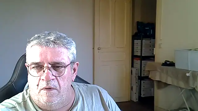 _hippo_ live XXX chat