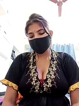 Hot_radhaji: διαδικτυακό σόου στην κάμερα