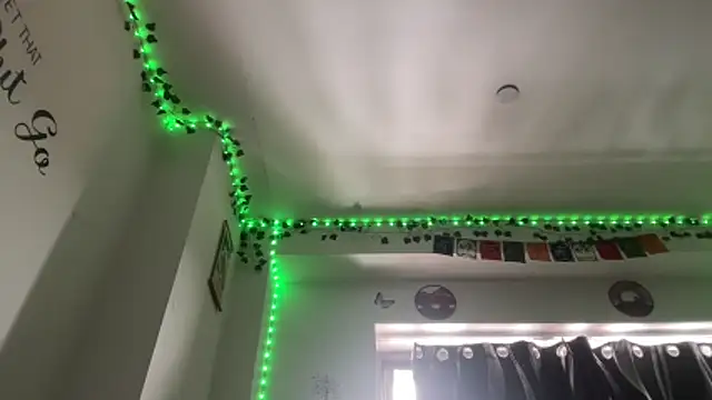 Онлайн чат XXX tinydaisy21