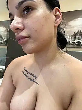 Samira30 Adlı Modelin Canlı XXX Sohbeti