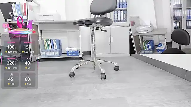 Saffron_10 élő XXX-chatje