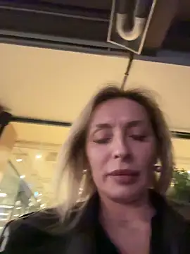 Chatroom XXX en direct de VikaBunny1