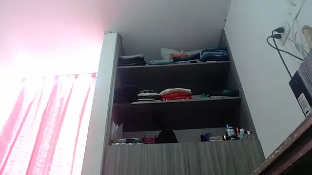 nicolle_milf1978のライブXXXチャット