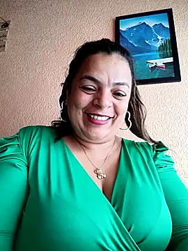 Mia-Glow: απευθείας συνομιλία ΧΧΧ